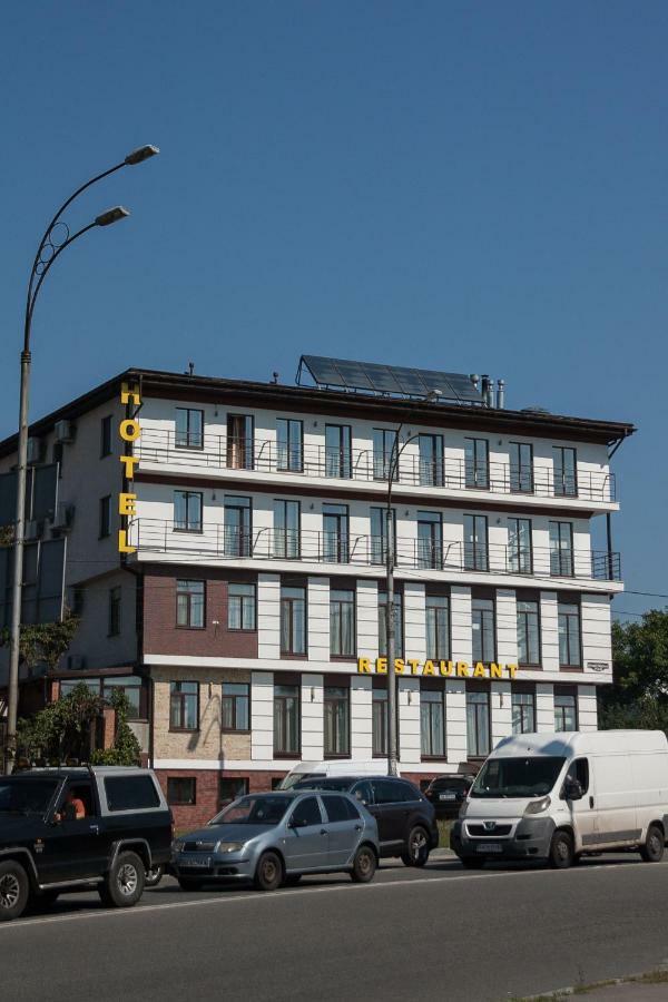 Sovskiye Prudy Hotel Kyiv Exterior foto